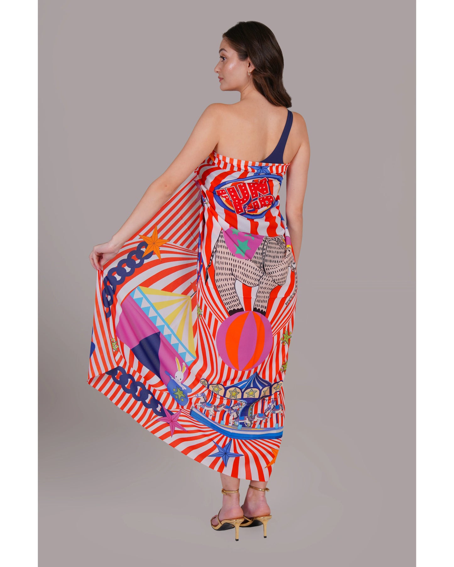 Back Fun In Circus Pareo