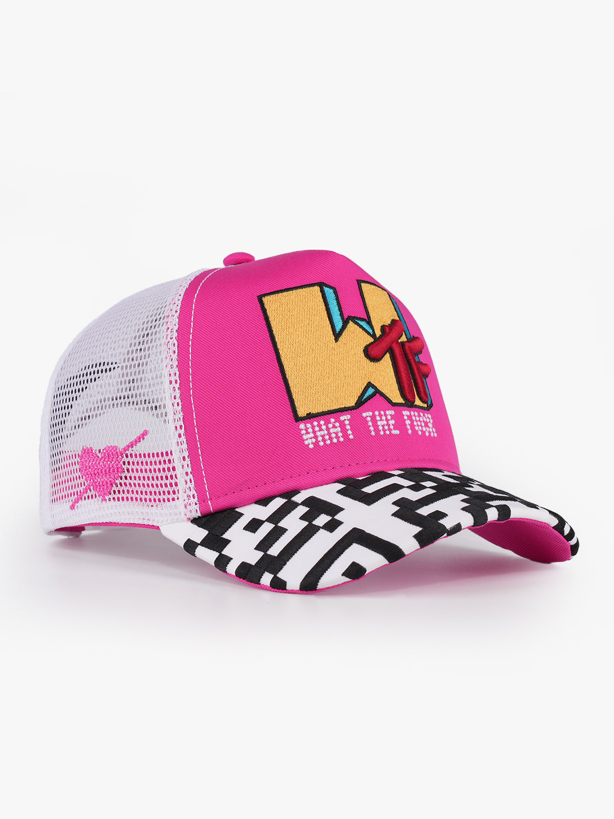 What trucker cap black and white geometric peak detail