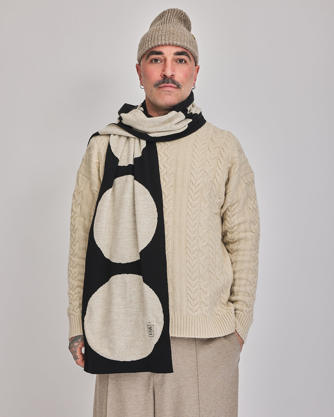 Black & Cream Dots VeloYou scarf product image 3