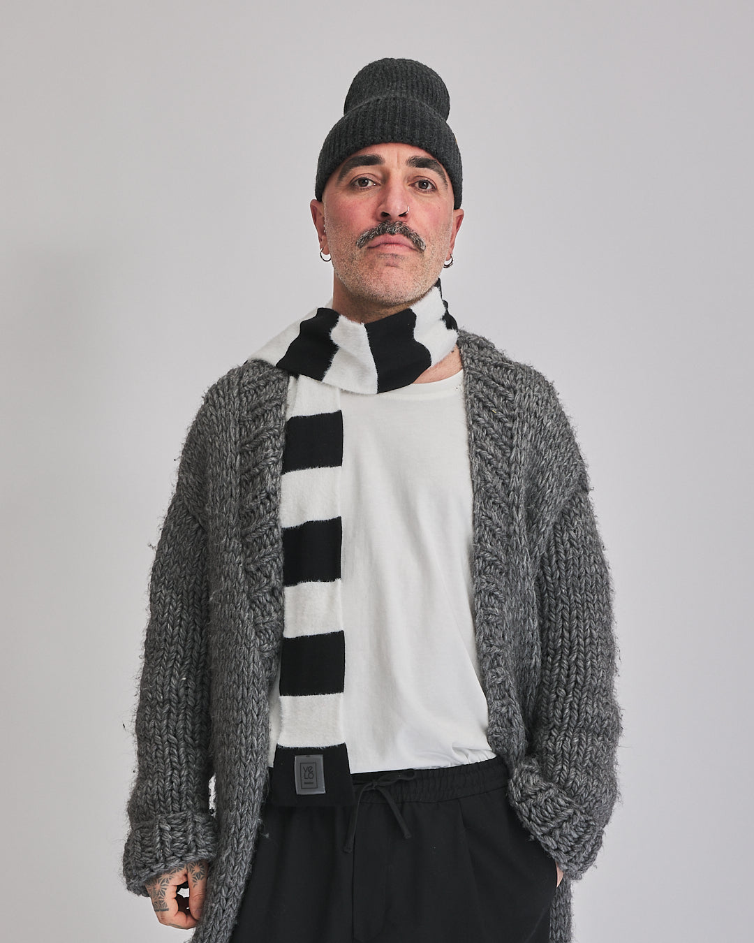 Black & White Lite VeloYou scarf product image 4