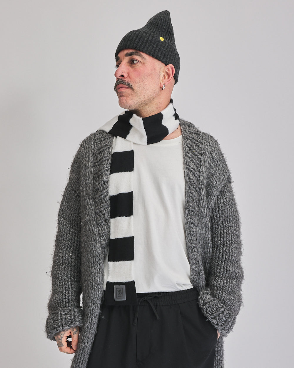 Black & White Lite VeloYou scarf product image 5