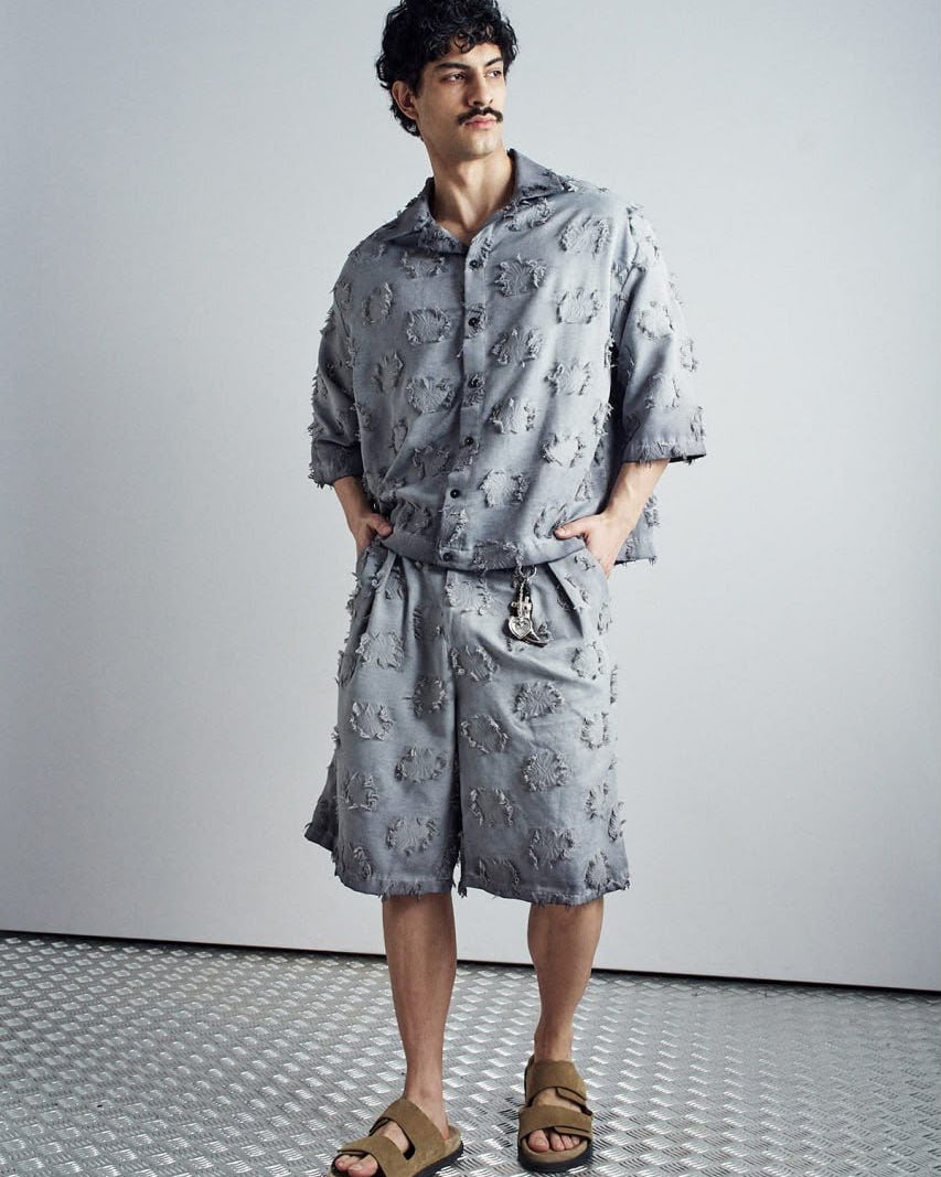 Frayed Grid Light Grey Set - front view