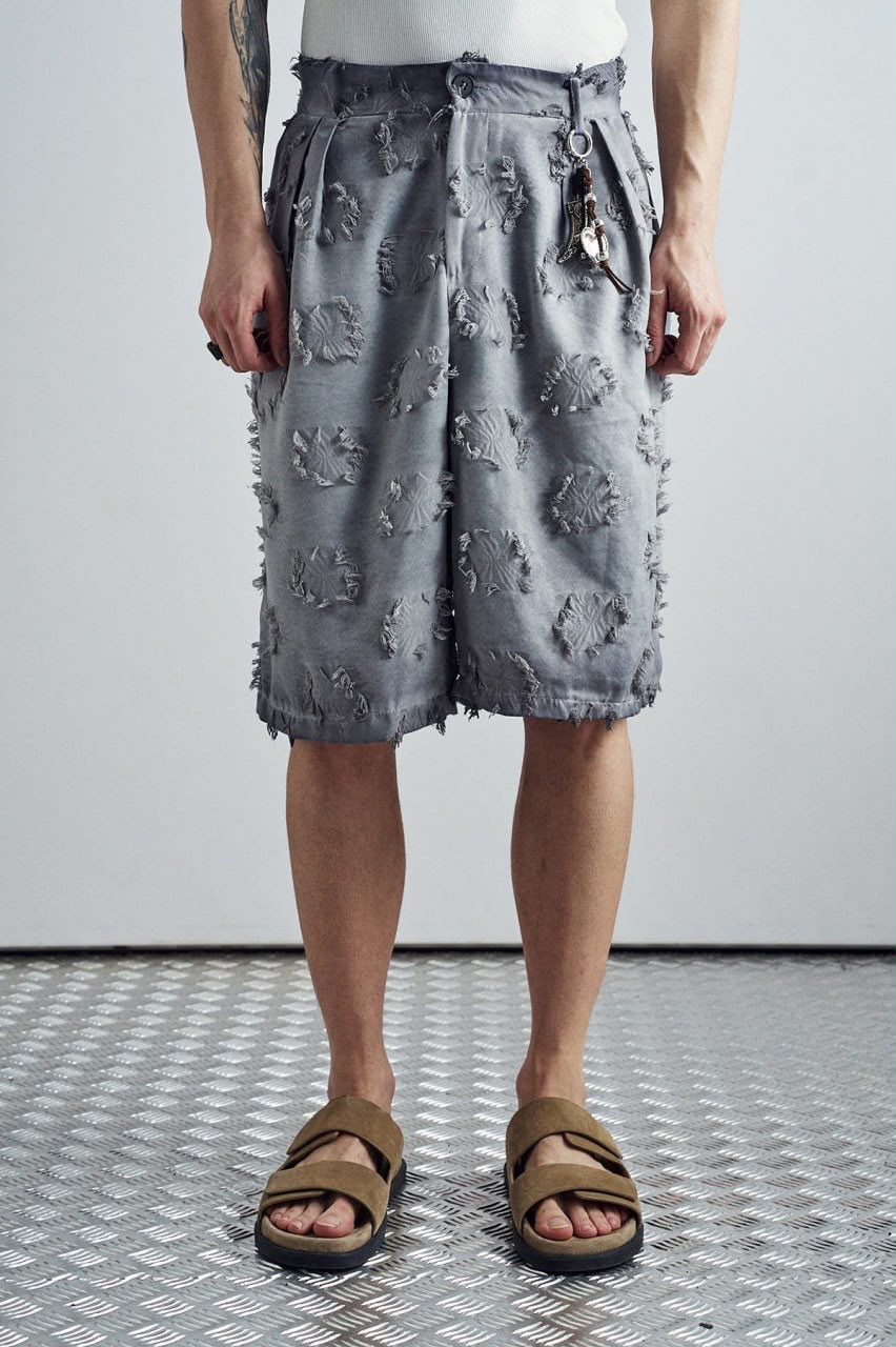 Frayed Grid Light Grey Set - shorts detail