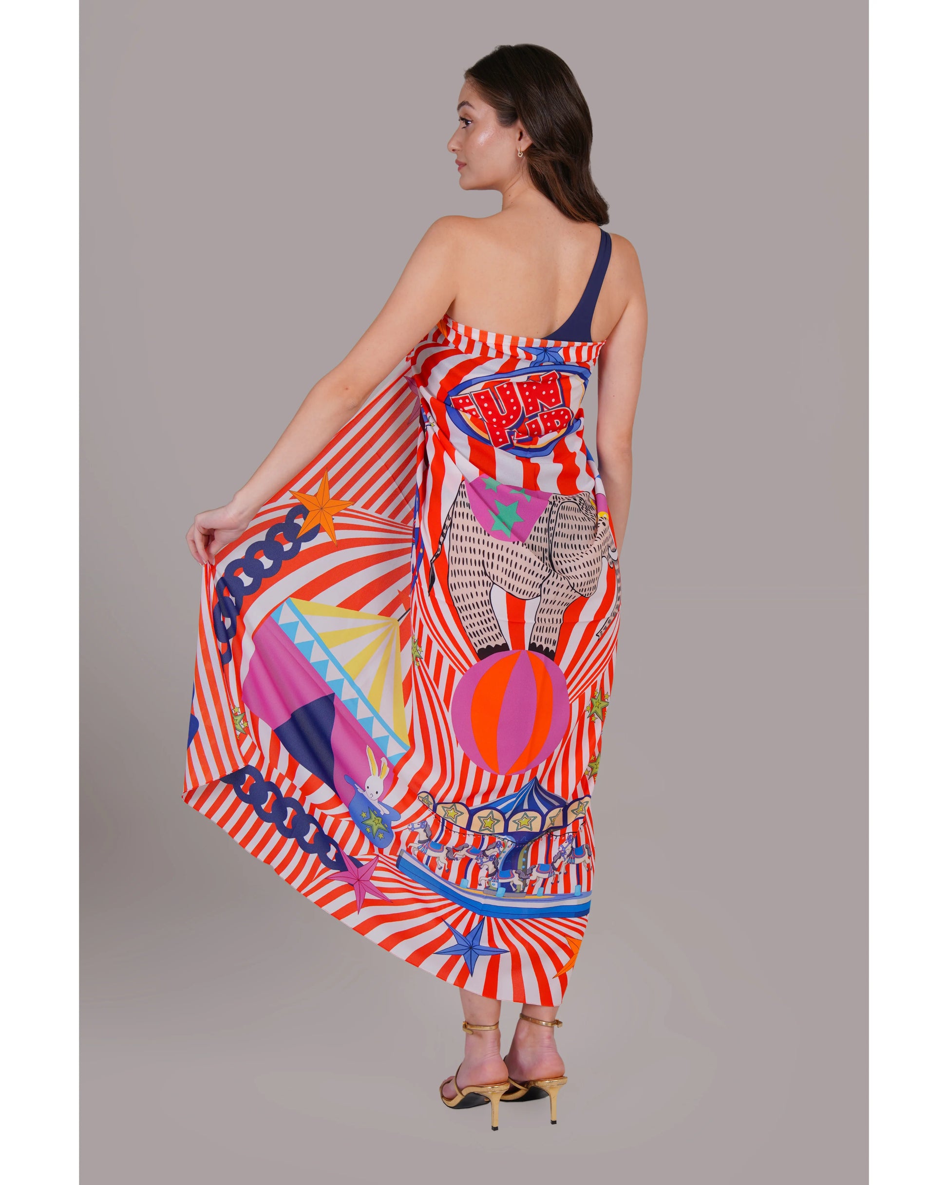 Back Fun In Circus Pareo