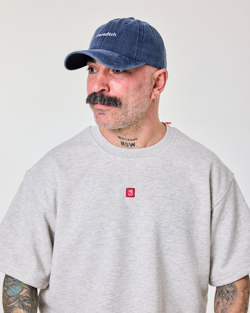 man wearing Navy Blue Shoreditch Washed Hat